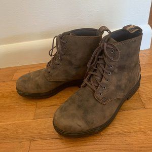 Lace-Up Blundstone Boots